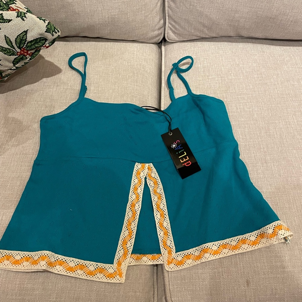 Delia’s top